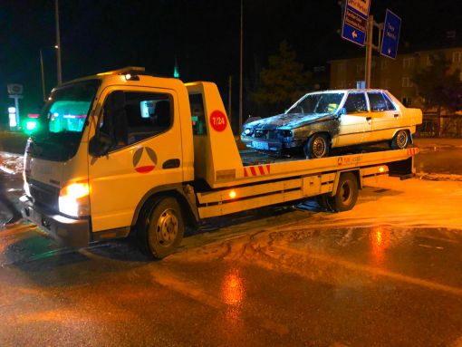  Osmancık'ta otomobil cayır cayır yandı 3