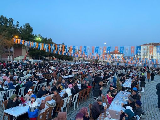  Osmancık'taki AK Partinin iftar yemeğine 5 bin katılım 3