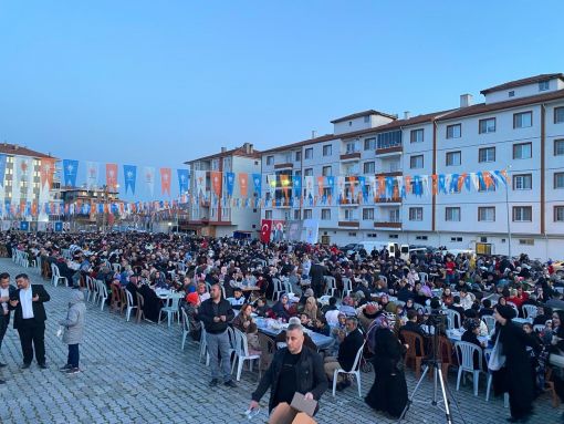  Osmancık'taki AK Partinin iftar yemeğine 5 bin katılım 5