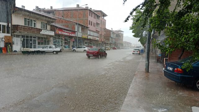 Osmancık’ta dolu yağışı etkili oldu