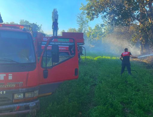  Osmancık'ta arazide çıkan yangın söndürüldü 1