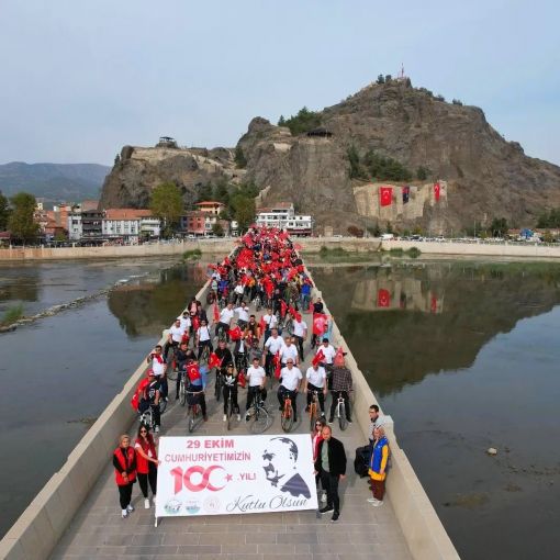  Osmancık'ta Cumhuriyetimizin 100. yılı nedeniyle bisiklet turu düzenlendi 4