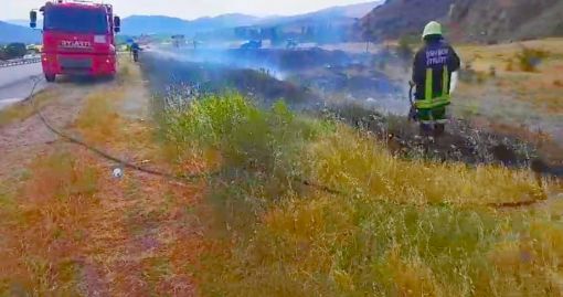  Osmancık'ta itfaiye yangını söndürerek olası bir faciayı önledi 1