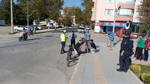  Osmancık'ta motosiklet bisiklete çarpıp kaçtı 1 yaralı 7