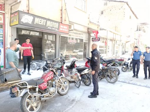 Osmancık'ta motosiklet tamircisinde çıkan yangın korkuttu 3