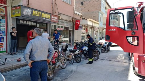  Osmancık'ta motosiklet tamircisinde çıkan yangın korkuttu 5