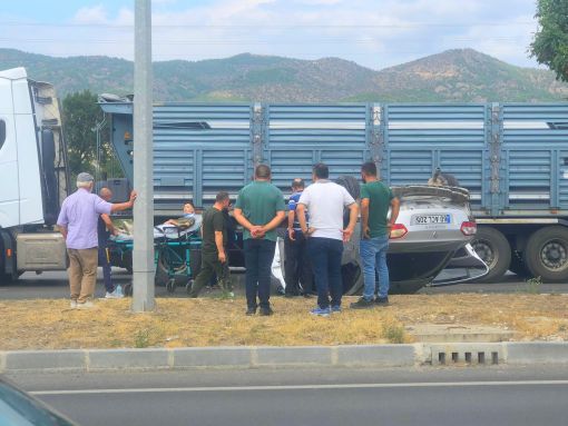  Osmancık'ta TIR'la çarpışan otomobil takla attı 3 yaralı 1