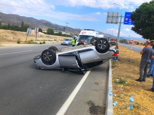  Osmancık'ta TIR'la çarpışan otomobil takla attı 3 yaralı 10