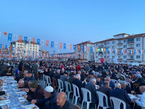  Osmancık'taki AK Partinin iftar yemeğine 5 bin katılım 4