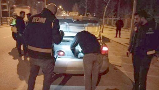  Polisin yaptığı şok uygulamalarda 16 adet silah elde edildi 1