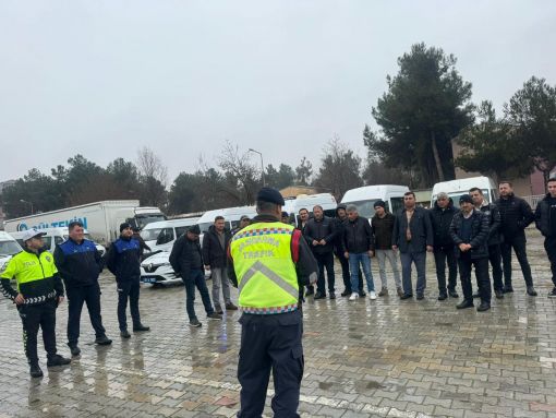  Osmancık'ta taşımalı eğitim yapan okul servis araçları denetlendi 4