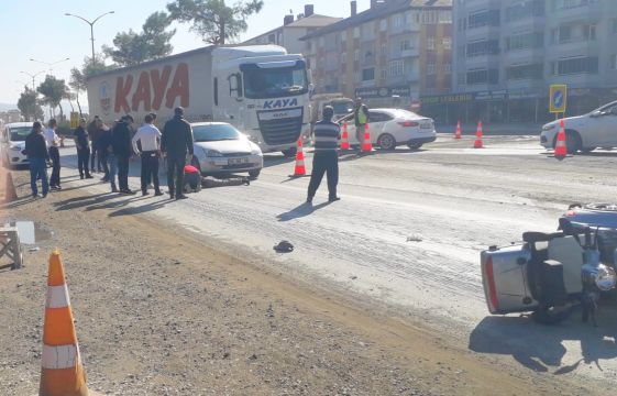 Osmancık'ta otomobil ile elektrikli bisiklet çarpıştı: 1 yaralı