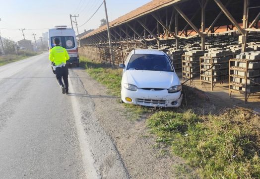 Osmancık'ta kaza otomobil demir korkuluklara çarptı 1 yaralı